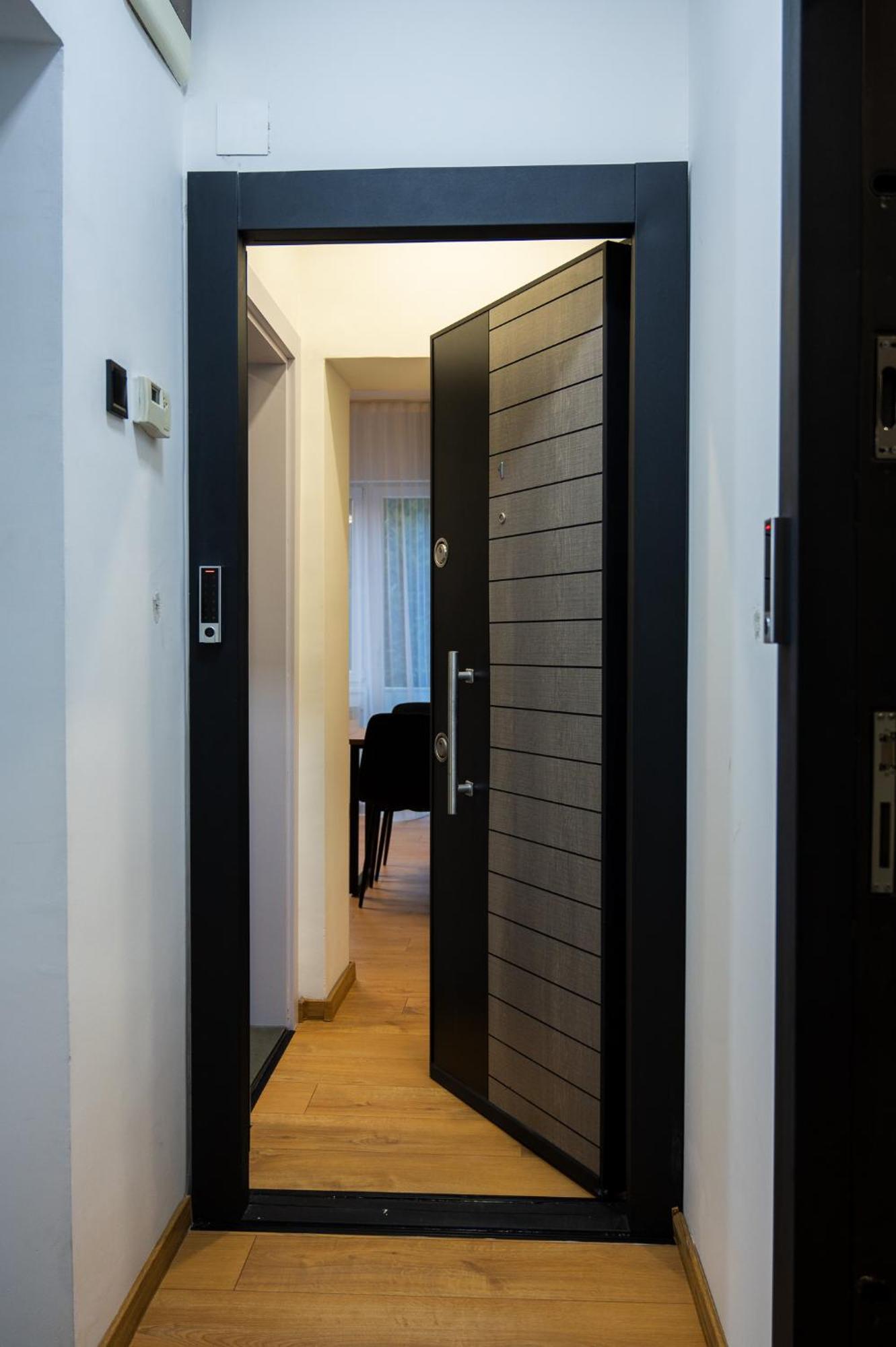 Casa Central Apartments Скопье Экстерьер фото