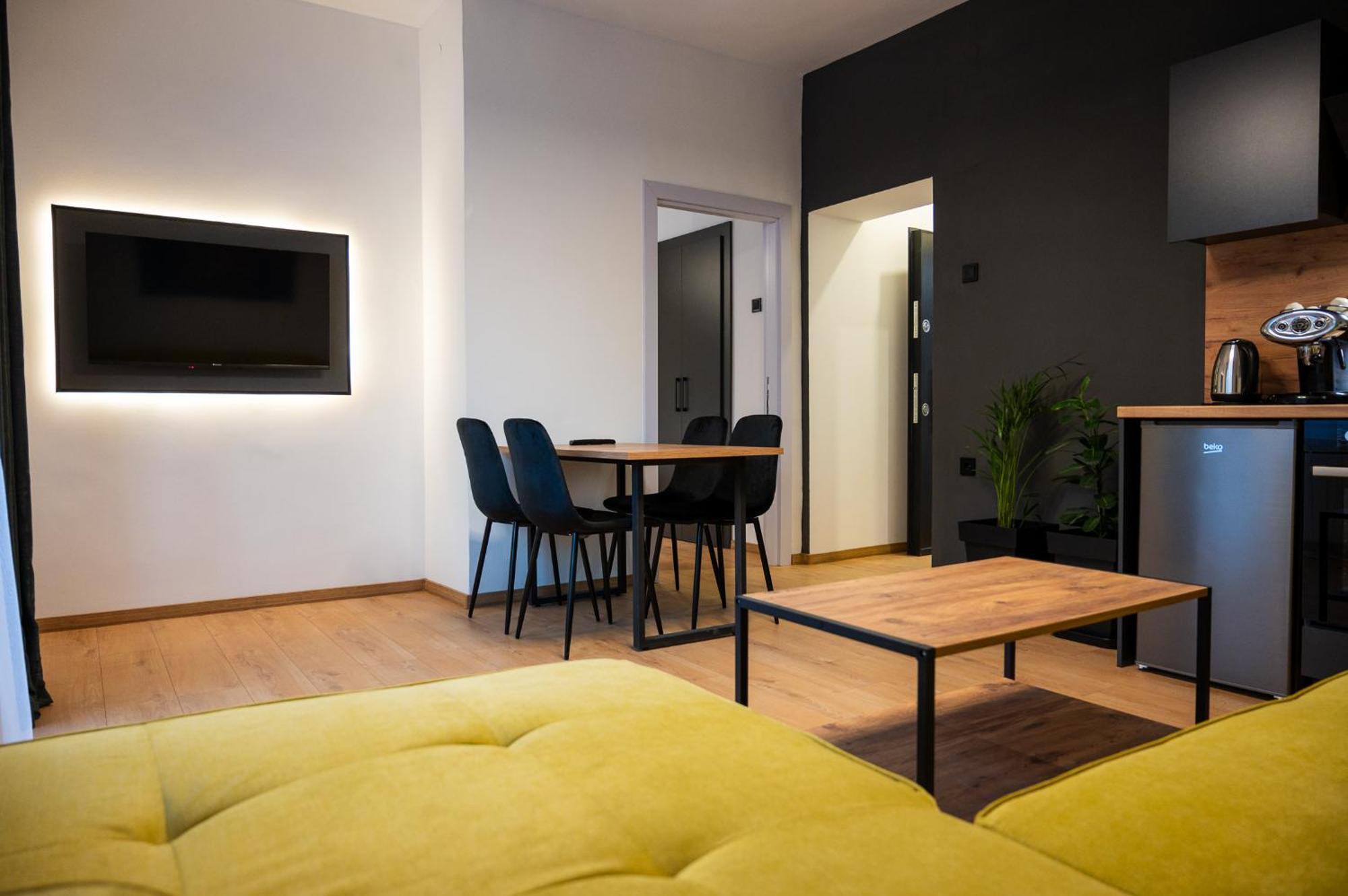 Casa Central Apartments Скопье Экстерьер фото