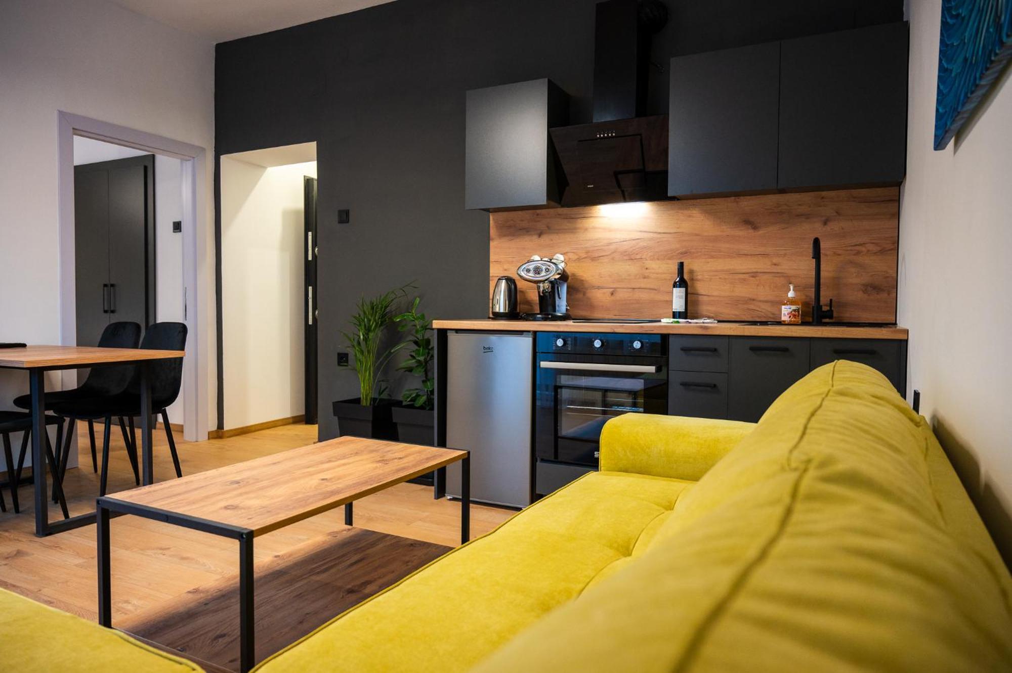 Casa Central Apartments Скопье Экстерьер фото